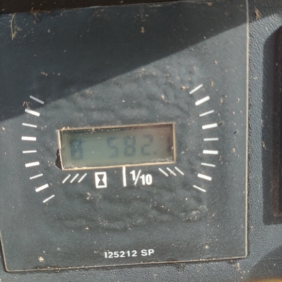 Riding lawnmower - Picture 4 of 4